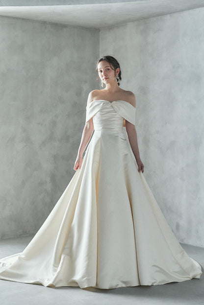 アレッタ Aletta【ウエディングドレス レンタル】オフショルダー ショールカラー サテン Aラインドレス 【結婚式】