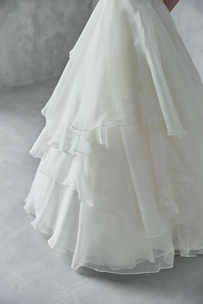 Elisabetta エリザベッタ【ウエディングドレス】オーガンジー ティアード Aラインドレス 【結婚式 レンタル】