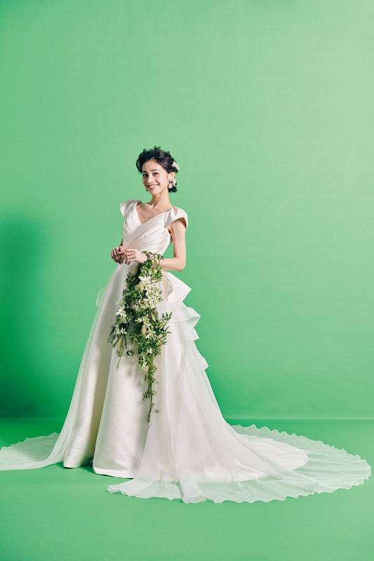 Amalia アマリア【ウエディングドレス レンタル】Aライン サテン スリーブ シンプルドレス 【結婚式】