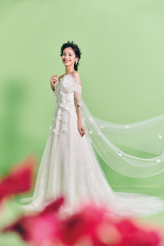Mia【ウエディングドレス レンタル】Aライン フラワーモチーフ チュールドレス 【結婚式】