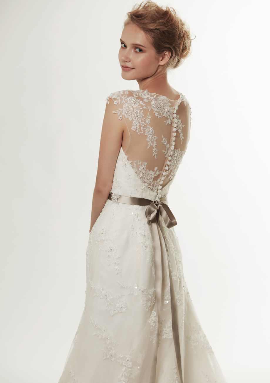 スレンダー かわいい VERITA 20686 【ウェディングドレス レンタル】