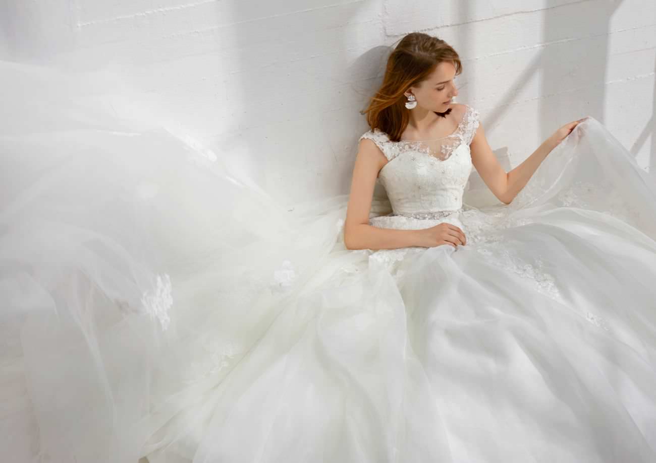 Aライン 挙式 DEWY 20688 【ウェディングドレス レンタル】