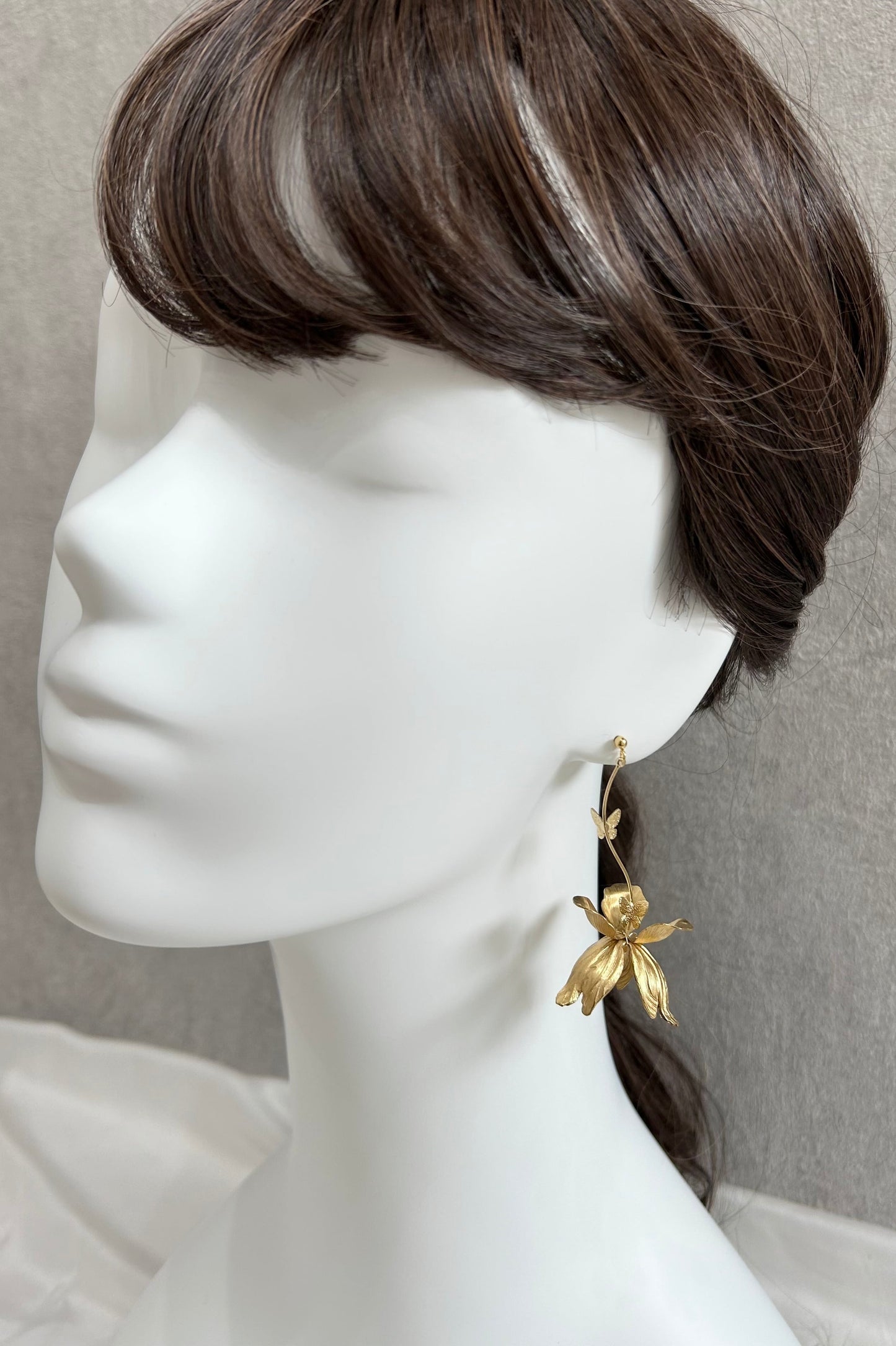 【ピアス・イヤリング】真鍮フラワー×バタフライピアス/イヤリング -ブライダルピアス/イヤリング-≪VIP-05/VIE-05≫【結婚式 ピアス イヤリング】