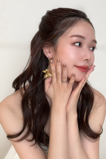 【ピアス・イヤリング】真鍮フラワー×バタフライピアス/イヤリング -ブライダルピアス/イヤリング-≪VIP-05/VIE-05≫【結婚式 ピアス イヤリング】