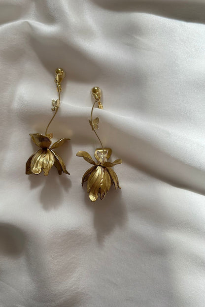 【ピアス・イヤリング】真鍮フラワー×バタフライピアス/イヤリング -ブライダルピアス/イヤリング-≪VIP-05/VIE-05≫【結婚式 ピアス イヤリング】
