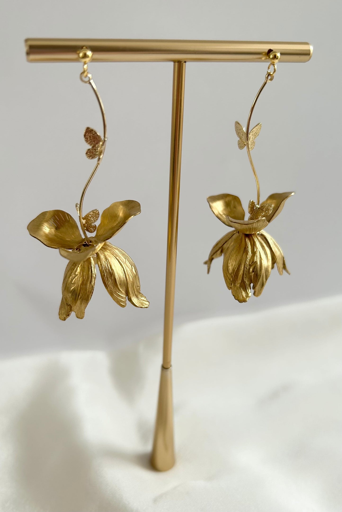 【ピアス・イヤリング】真鍮フラワー×バタフライピアス/イヤリング -ブライダルピアス/イヤリング-≪VIP-05/VIE-05≫【結婚式 ピアス イヤリング】