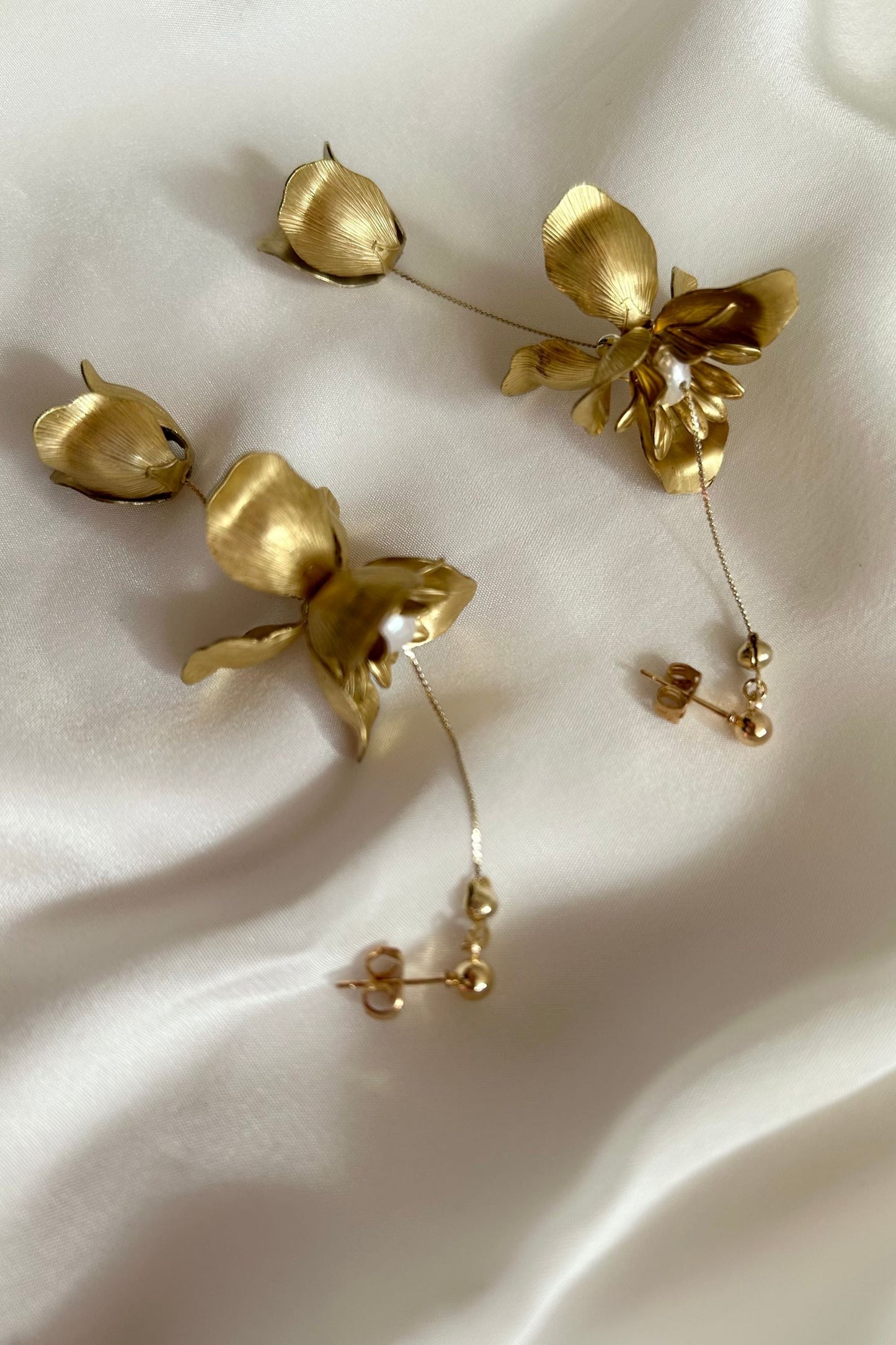 セミオーダー【ピアス・イヤリング】真鍮フラワー×淡水パールピアス/イヤリング -ブライダルピアス/イヤリング-≪VIP-06/VIE-06≫【結婚式 ピアス イヤリング】