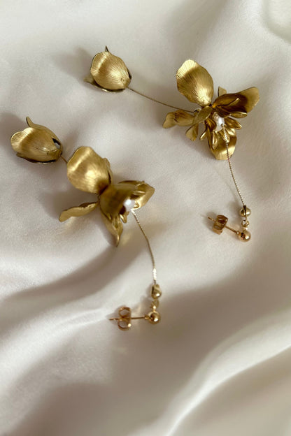 セミオーダー【ピアス・イヤリング】真鍮フラワー×淡水パールピアス/イヤリング -ブライダルピアス/イヤリング-≪VIP-06/VIE-06≫【結婚式 ピアス イヤリング】