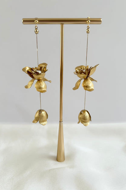 セミオーダー【ピアス・イヤリング】真鍮フラワー×淡水パールピアス/イヤリング -ブライダルピアス/イヤリング-≪VIP-06/VIE-06≫【結婚式 ピアス イヤリング】