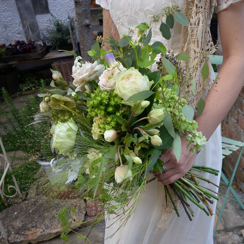 【生花・ドライフラワー】グリーン クラッチブーケ 【結婚式 フラワー ブーケ ブートニア】