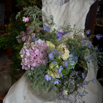 【生花・ドライフラワー】ナチュラル クラッチブーケ 【結婚式 フラワー ブーケ ブートニア】
