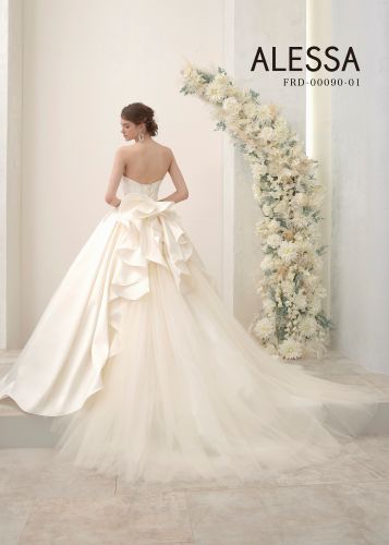 ウェディングドレス【ウェディングドレス レンタル】