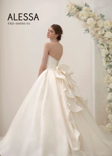 ウェディングドレス【ウェディングドレス レンタル】