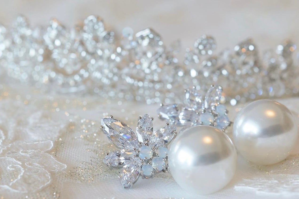 ジルコニアピアス/イヤリング ~ブライダルピアス/ブライダルイヤリング~ ≪ZP-32/ZE-32≫ 【結婚式 ピアス イヤリング】