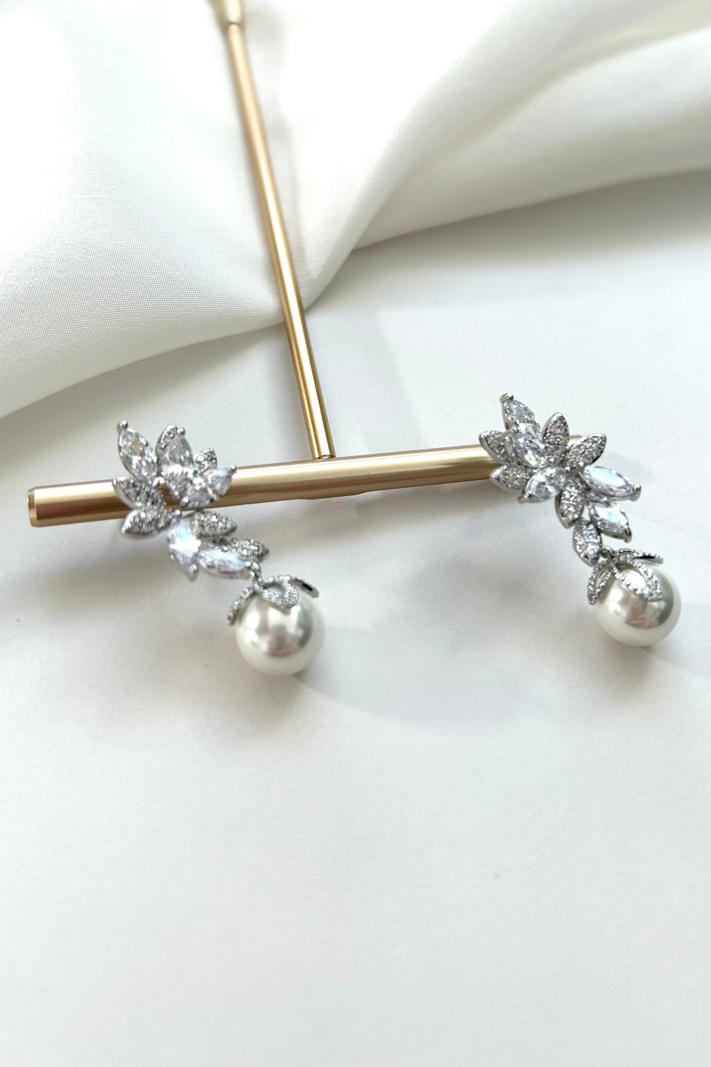 【ピアス・イヤリング】ジルコニアピアス/イヤリング silver ≪ZP-45/ZE-45≫ 【結婚式 ピアス イヤリング】