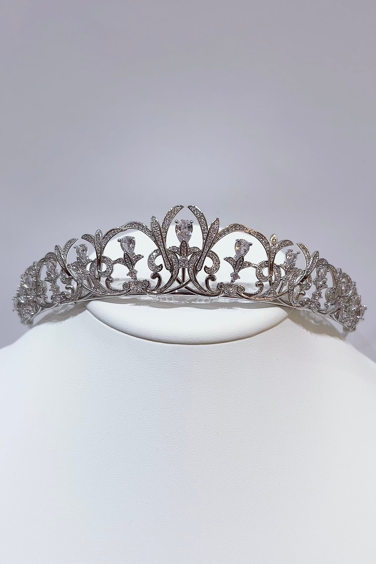 【ヘッドドレス】ジルコニアティアラ ~ブライダルティアラ~ ≪ZT-17≫【結婚式 ヘアアクセサリー】