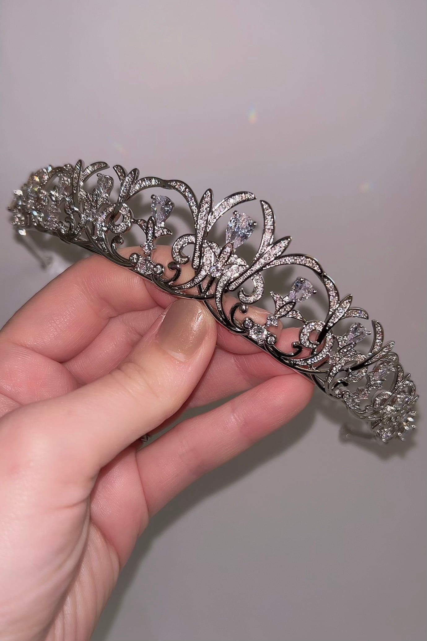 【ヘッドドレス】ジルコニアティアラ ~ブライダルティアラ~ ≪ZT-17≫【結婚式 ヘアアクセサリー】