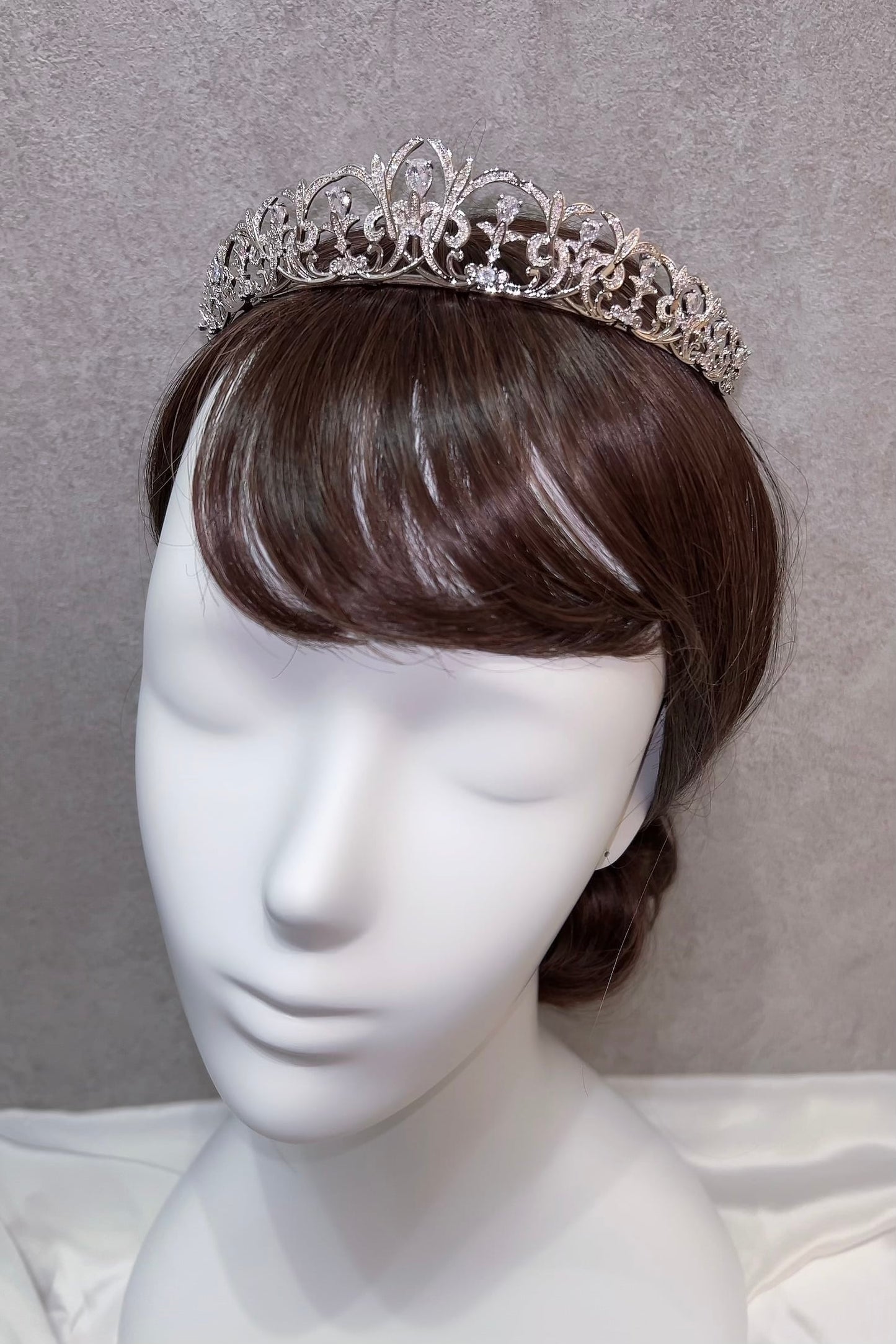 【ヘッドドレス】ジルコニアティアラ ~ブライダルティアラ~ ≪ZT-17≫【結婚式 ヘアアクセサリー】