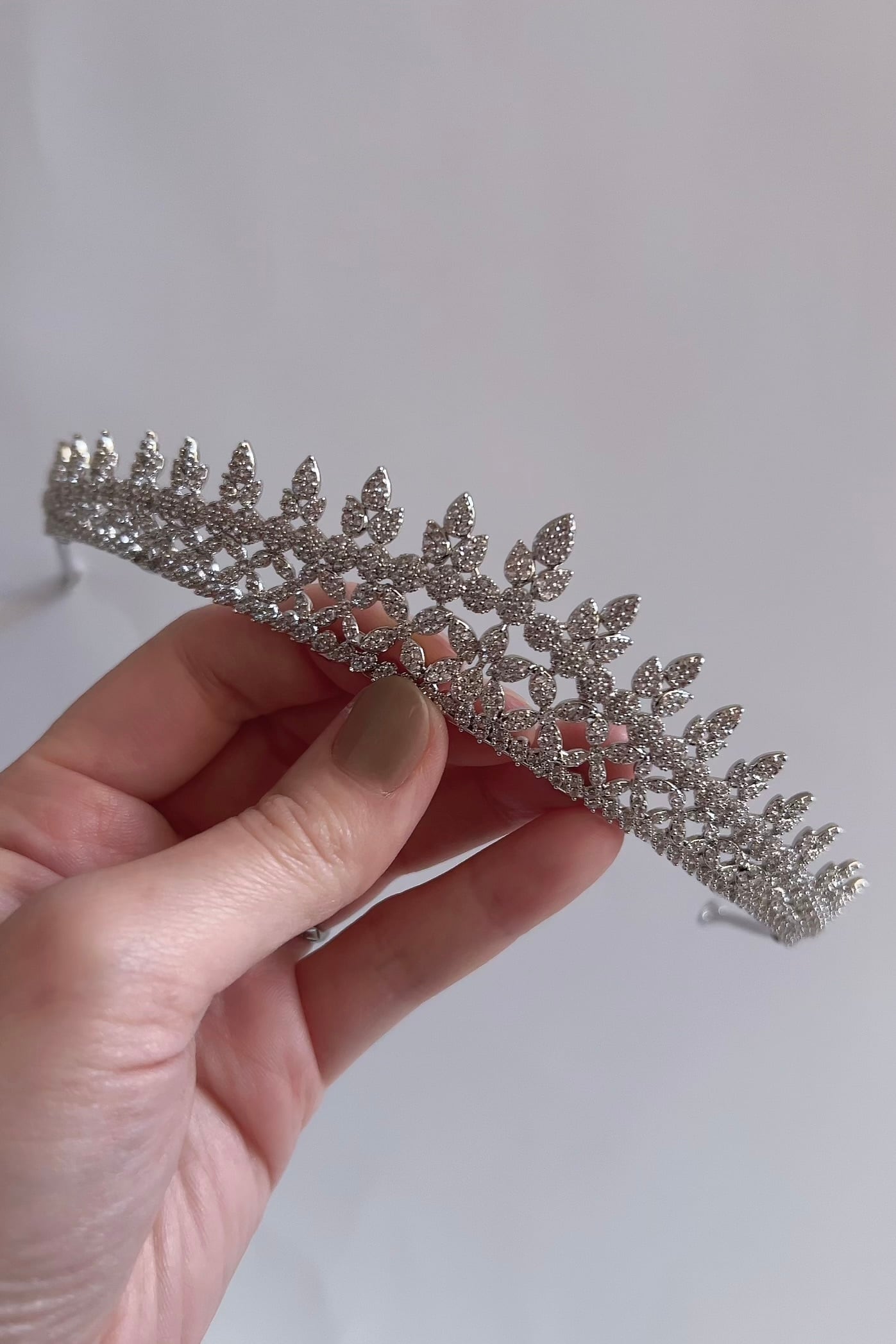 【ヘッドドレス】ジルコニアティアラ ~ブライダルティアラ~ ≪ZT-21≫【結婚式 ヘアアクセアリー】