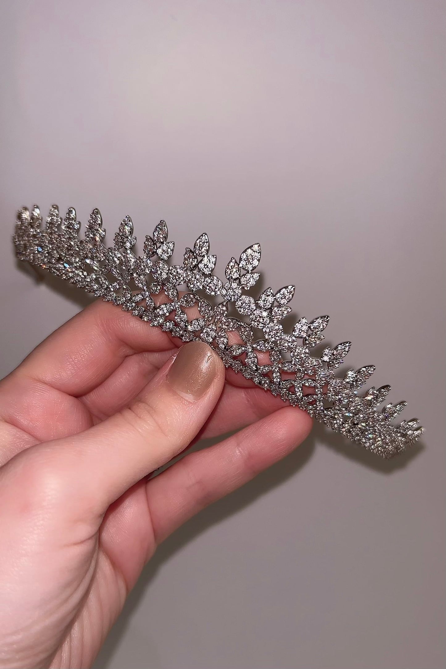 【ヘッドドレス】ジルコニアティアラ ~ブライダルティアラ~ ≪ZT-21≫【結婚式 ヘアアクセアリー】