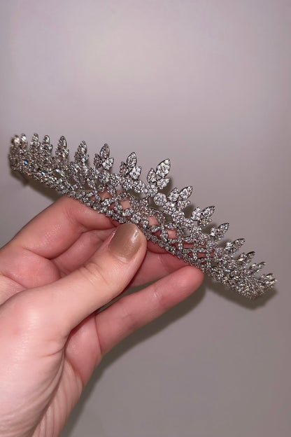 【ヘッドドレス】ジルコニアティアラ ~ブライダルティアラ~ ≪ZT-21≫【結婚式 ヘアアクセアリー】