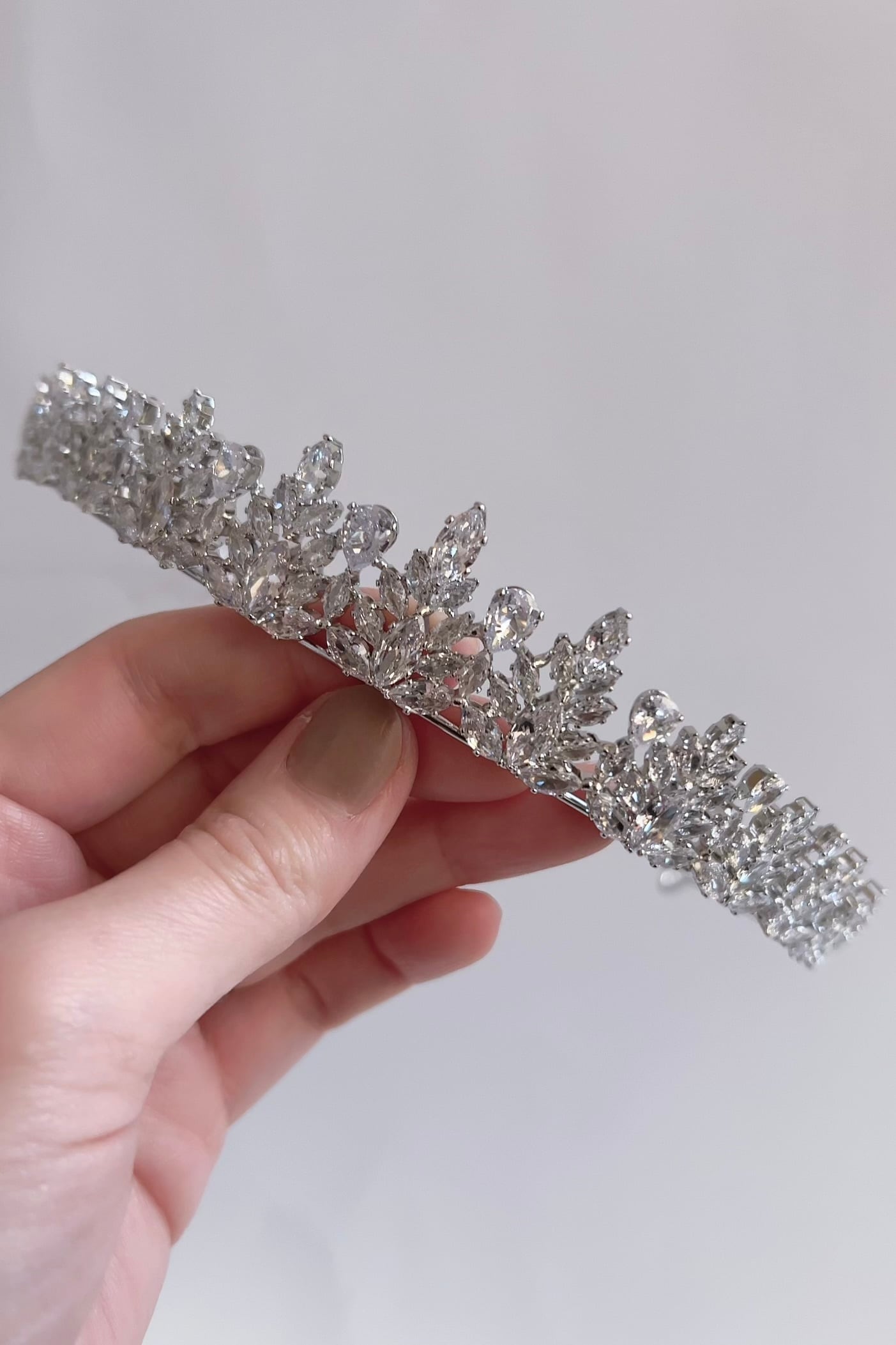 【ヘッドドレス】ジルコニアティアラ ~ブライダルティアラ~ ≪ZT-24≫【結婚式 ヘアアクセアリー】