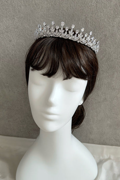 【ヘッドドレス】ジルコニアティアラ ~ブライダルティアラ~ ≪ZT-27≫【結婚式 ヘアアクセサリー】