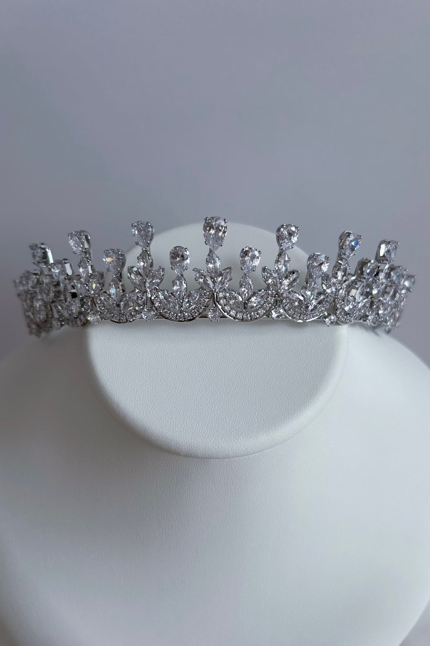 【ヘッドドレス】ジルコニアティアラ ~ブライダルティアラ~ ≪ZT-27≫【結婚式 ヘアアクセサリー】