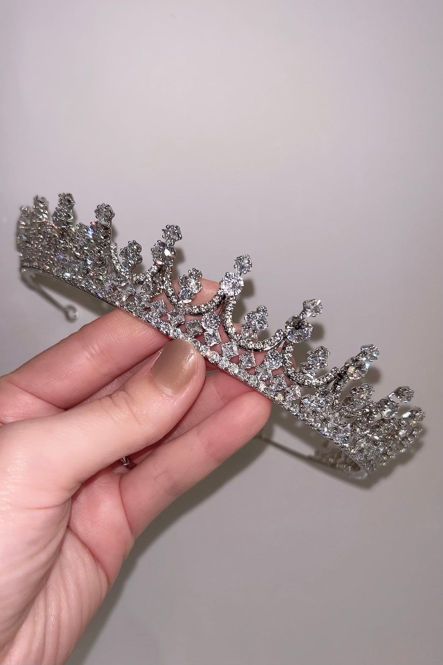 【ヘッドドレス】ジルコニアティアラ ~ブライダルティアラ~ ≪ZT-29≫