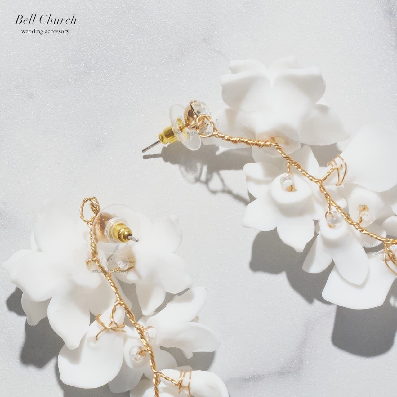 ウエディングピアス イヤリング｜パール ビジュー｜お花 フラワーモチーフ｜ゴールド×ホワイト(BC-E101)【結婚式　アクセサリー　ピアス　イヤリング】