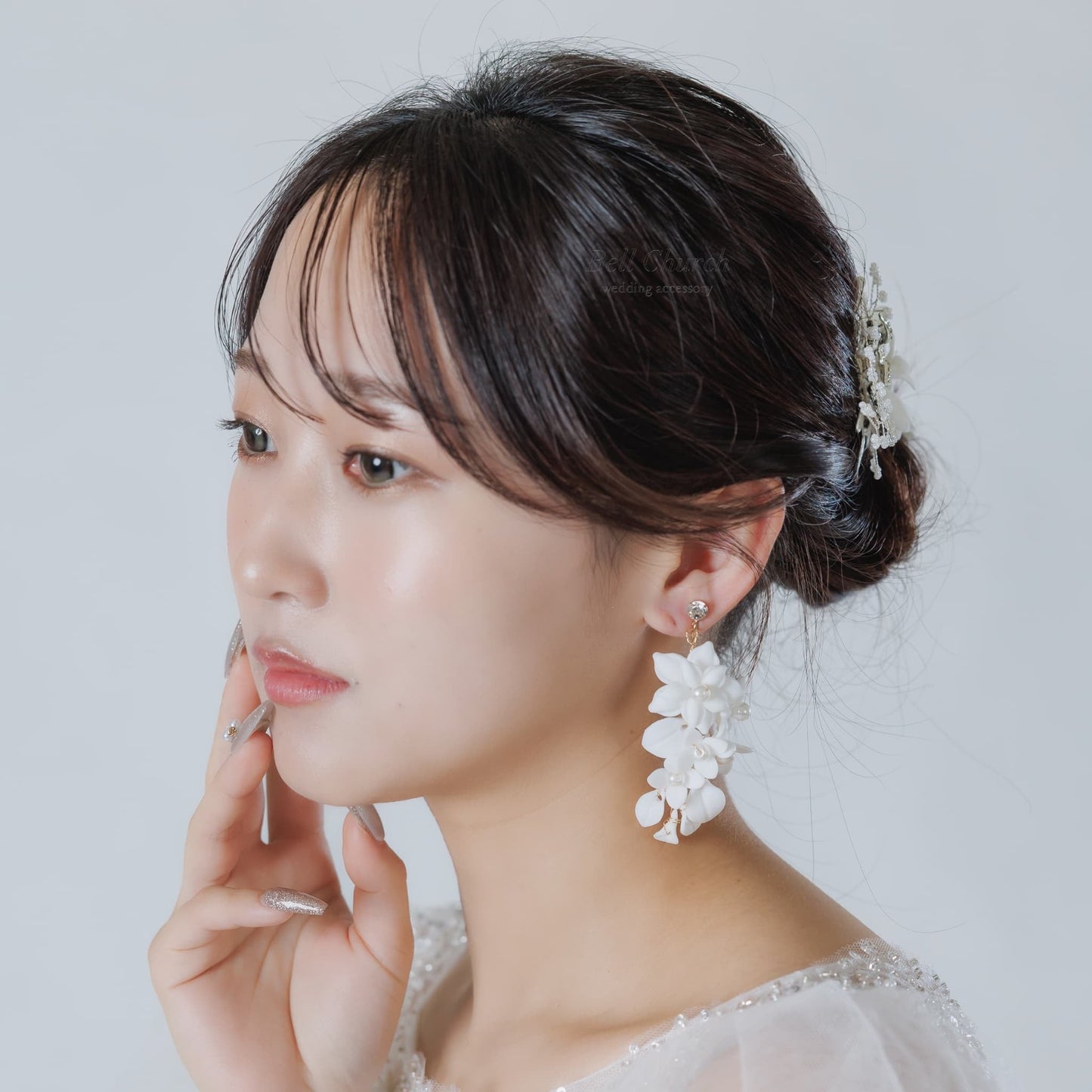 ウエディングピアス イヤリング｜パール ビジュー｜お花 フラワーモチーフ｜ゴールド×ホワイト(BC-E101)【結婚式　アクセサリー　ピアス　イヤリング】