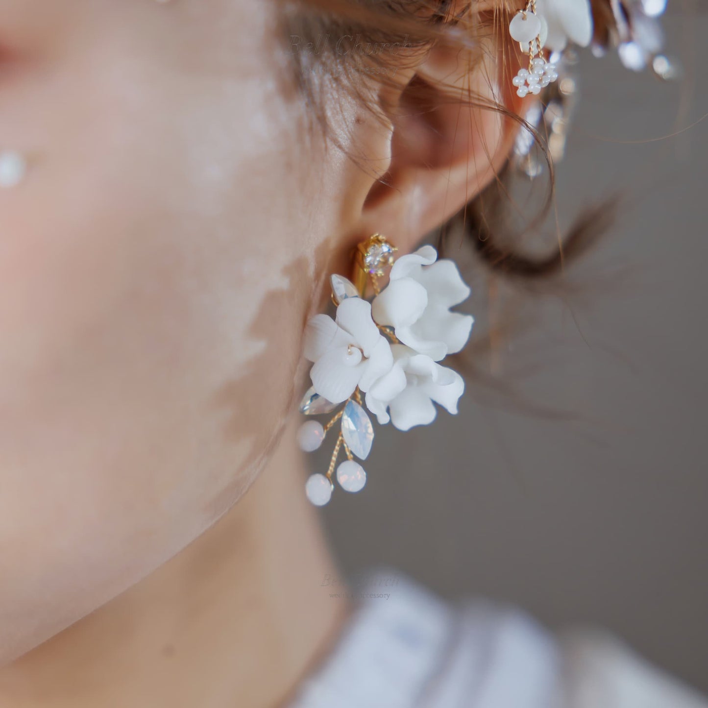 ウェディングピアス イヤリング｜ビーズ ビジュー｜お花 フラワーモチーフ｜ゴールド×ホワイト(BC-E103)【結婚式　アクセサリー　ピアス　イヤリング】