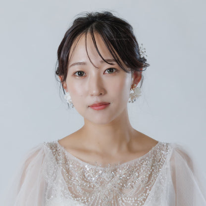 ウェディングピアス イヤリング｜ビーズ ビジュー｜お花 フラワーモチーフ｜ゴールド×ホワイト(BC-E103)【結婚式　アクセサリー　ピアス　イヤリング】