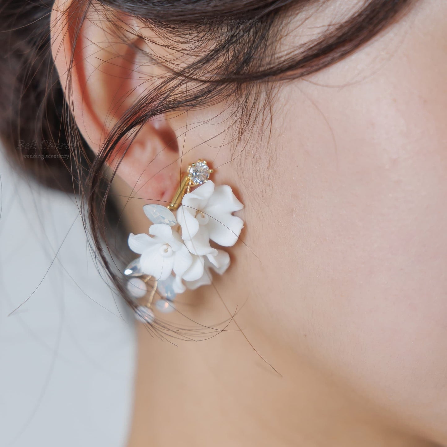 ウェディングピアス イヤリング｜ビーズ ビジュー｜お花 フラワーモチーフ｜ゴールド×ホワイト(BC-E103)【結婚式　アクセサリー　ピアス　イヤリング】