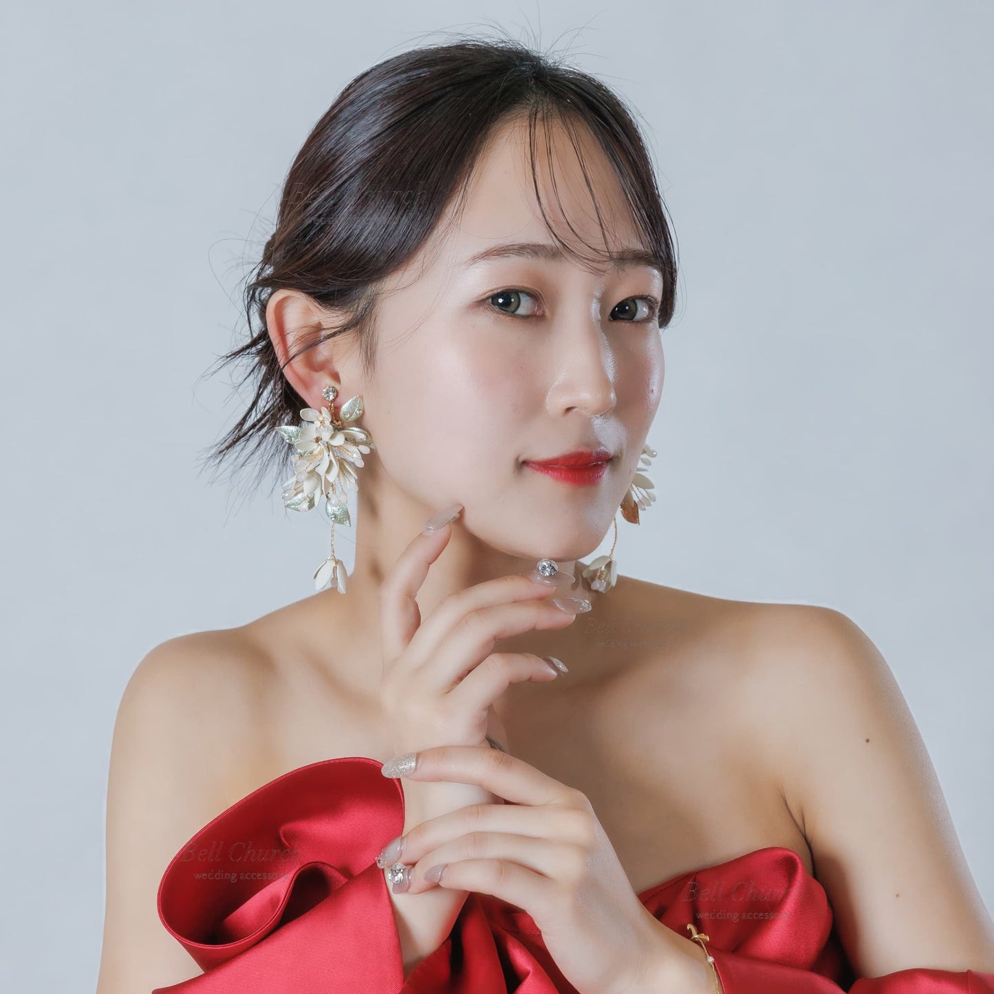 ブライダルピアス イヤリング｜ビジュー｜お花 フラワーモチーフ 葉っぱ リーフモチーフ｜ゴールド×ホワイト(BC-E104)【結婚式　アクセサリー　ピアス　イヤリング】