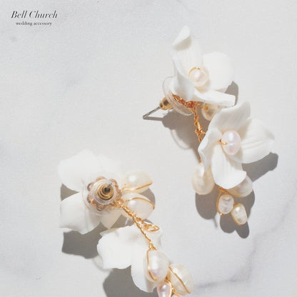 ウエディングピアス イヤリング｜パール｜お花 フラワーモチーフ｜ゴールド×ホワイト(BC-E108)【結婚式　アクセサリー　ピアス　イヤリング】
