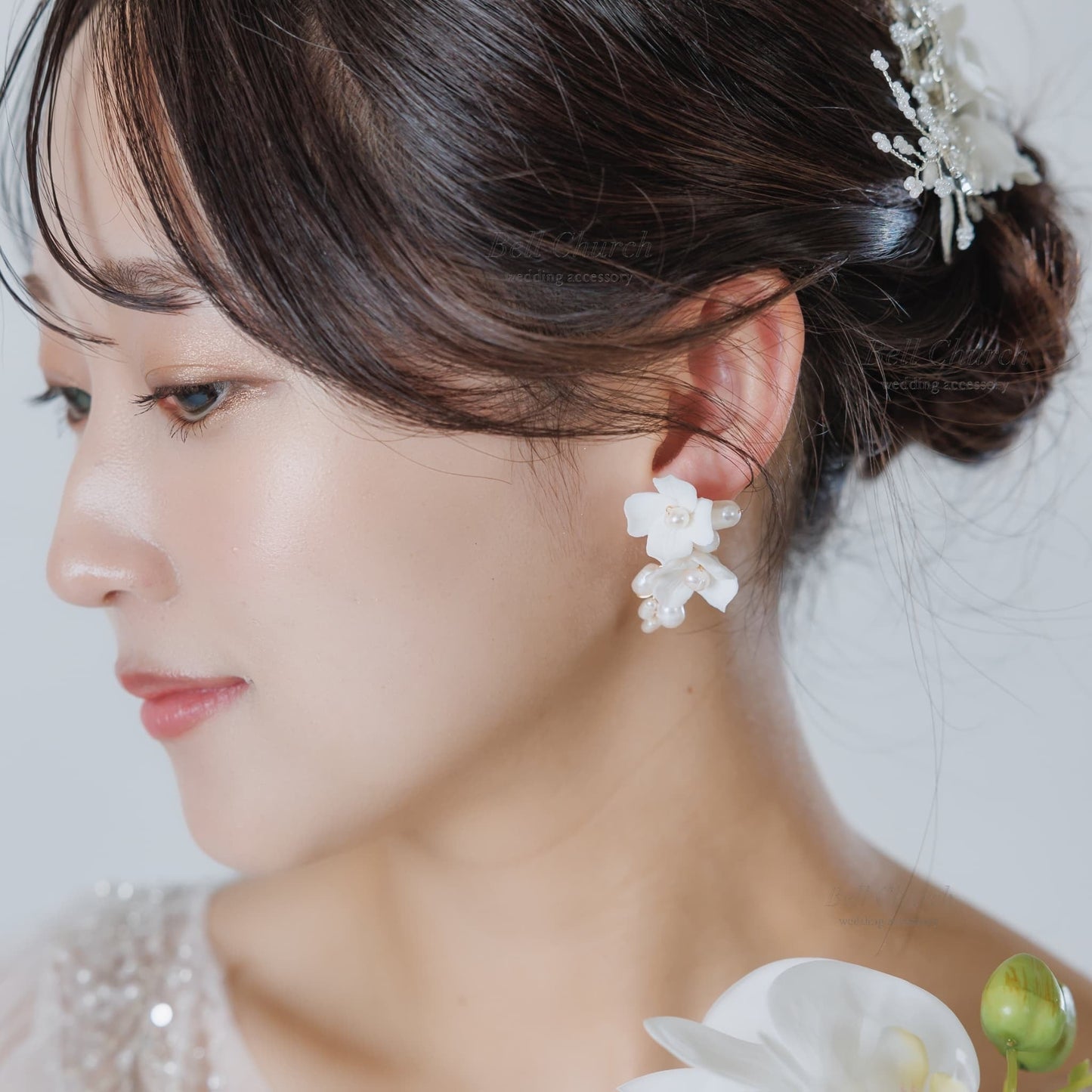 ウエディングピアス イヤリング｜パール｜お花 フラワーモチーフ｜ゴールド×ホワイト(BC-E108)【結婚式　アクセサリー　ピアス　イヤリング】