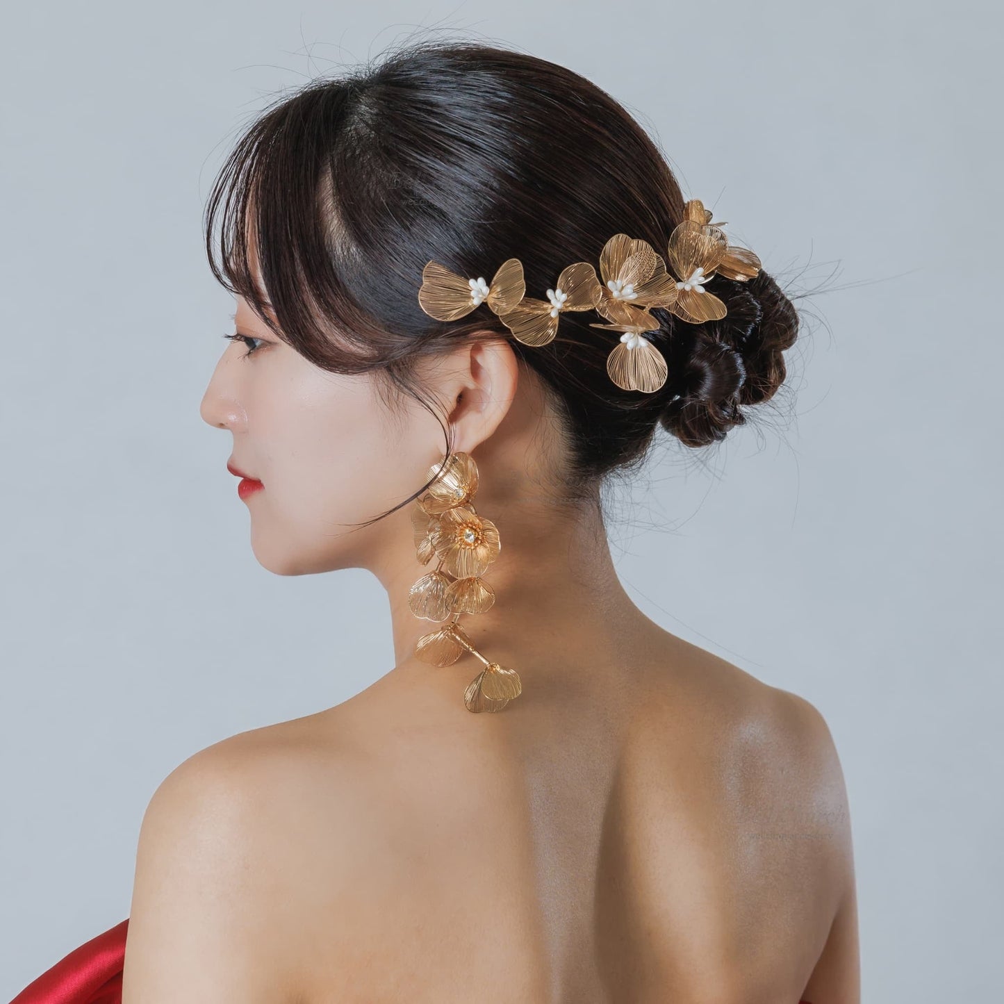 ウェディングピアス イヤリング｜ビジュー｜お花 フラワーモチーフ｜ゴールド(BC-E109)【結婚式　アクセサリー　ピアス　イヤリング】