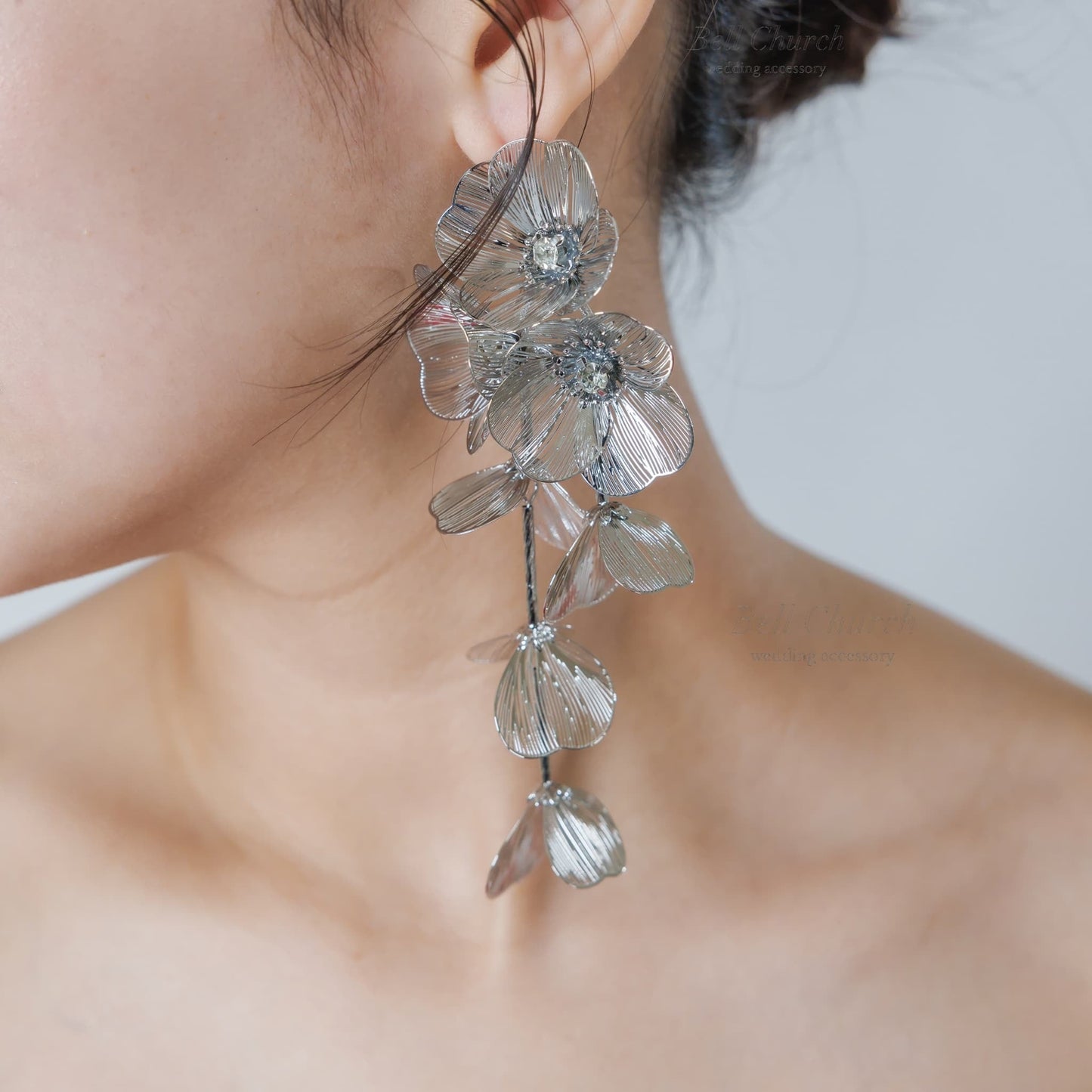 ウェディングピアス イヤリング｜ビジュー｜お花 フラワーモチーフ｜シルバー(BC-E110)【結婚式　アクセサリー　ピアス　イヤリング】