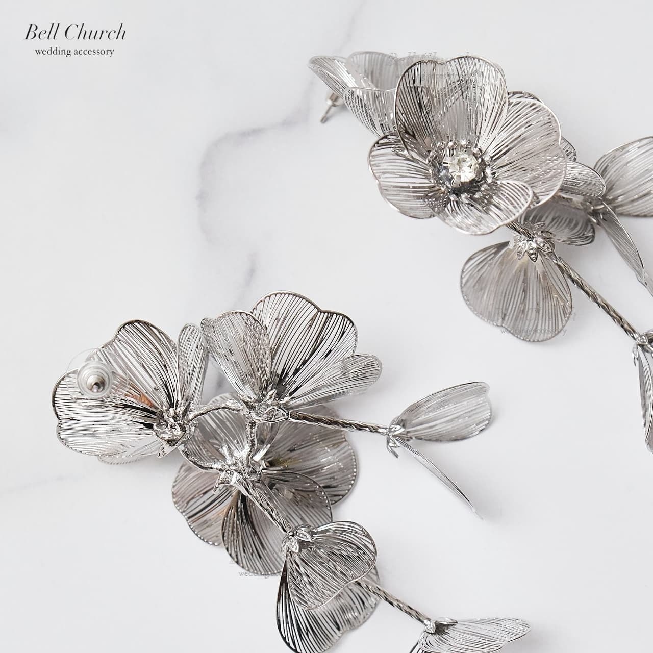 ウェディングピアス イヤリング｜ビジュー｜お花 フラワーモチーフ｜シルバー(BC-E110)【結婚式　アクセサリー　ピアス　イヤリング】