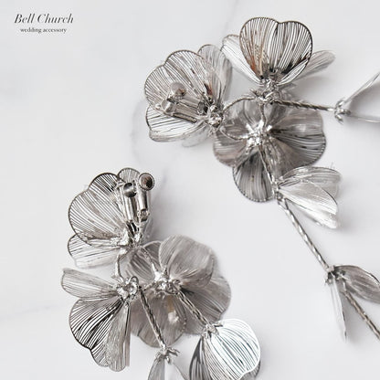 ウェディングピアス イヤリング｜ビジュー｜お花 フラワーモチーフ｜シルバー(BC-E110)【結婚式　アクセサリー　ピアス　イヤリング】