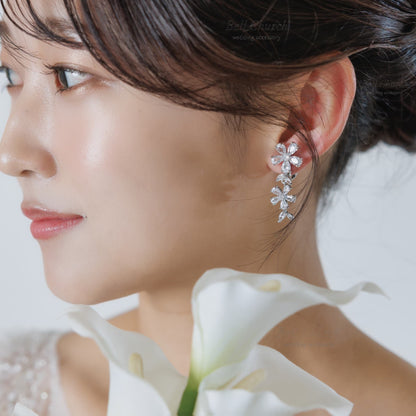 ブライダルピアス イヤリング｜ジルコニア｜フラワー お花モチーフ｜シルバー(BC-E111)【結婚式　アクセサリー　ピアス　イヤリング】