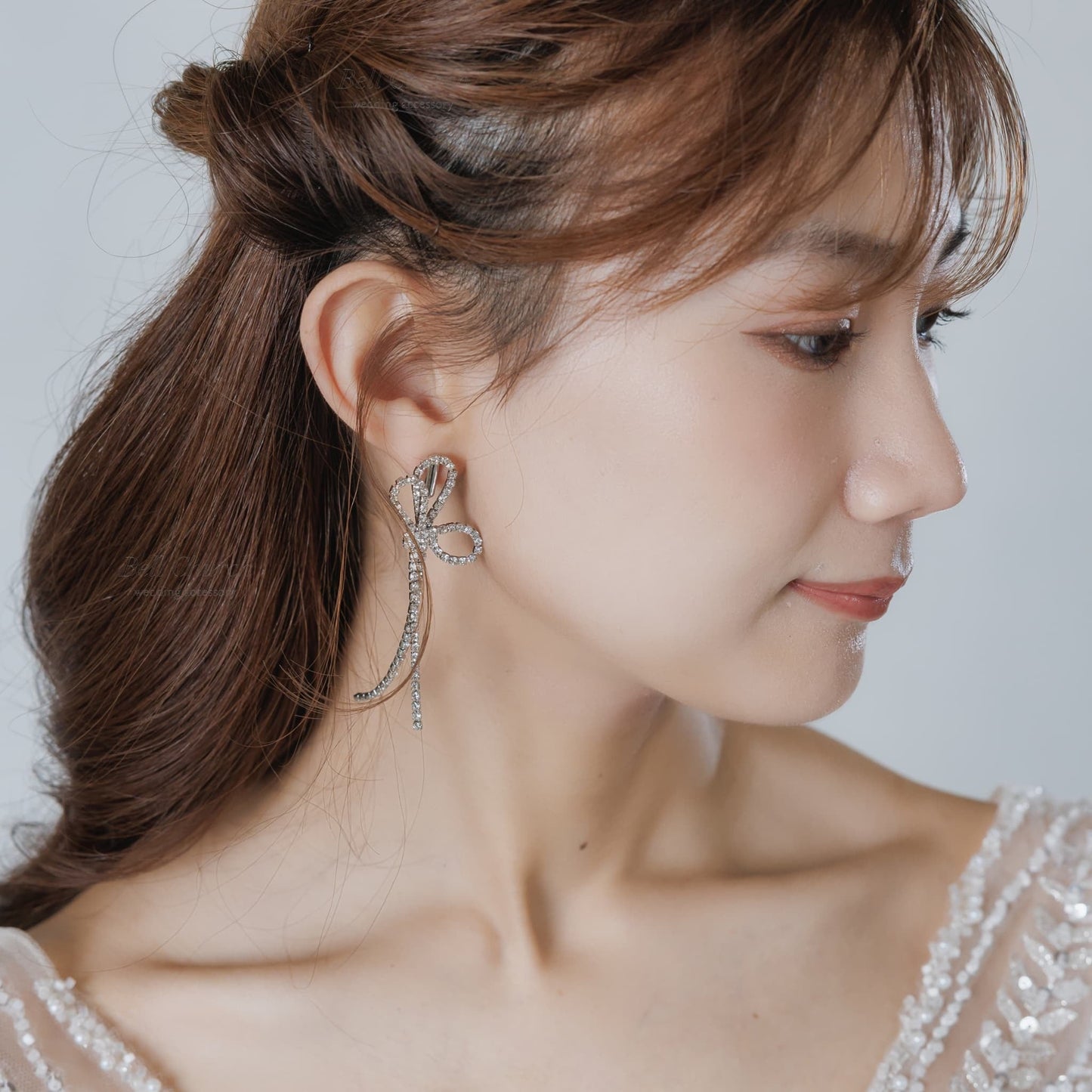 ウエディングピアス イヤリング｜ジルコニア｜リボン 蝶結び モチーフ｜シルバー(BC-E113)【結婚式　アクセサリー　ピアス　イヤリング】