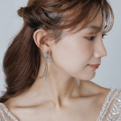 ウエディングピアス イヤリング｜ジルコニア｜リボン 蝶結び モチーフ｜シルバー(BC-E113)【結婚式　アクセサリー　ピアス　イヤリング】