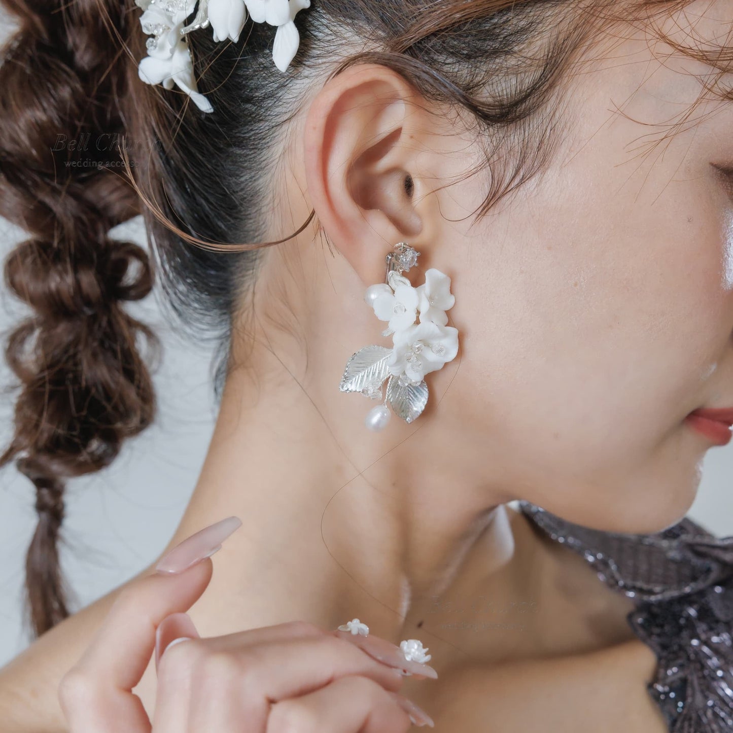 ウエディングピアス イヤリング｜パール ビーズ ｜フラワー お花モチーフ｜リーフ 葉っぱモチーフ｜シルバー×ホワイト(BC-E126)【結婚式　アクセサリー　ピアス　イヤリング】