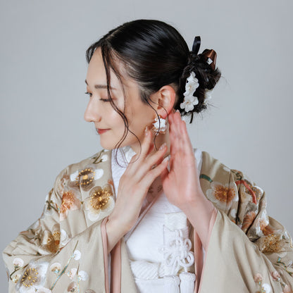 ウエディングピアス イヤリング｜パール ビーズ ｜フラワー お花モチーフ｜リーフ 葉っぱモチーフ｜ゴールド×ホワイト(BC-E127)【結婚式　アクセサリー　ピアス　イヤリング】