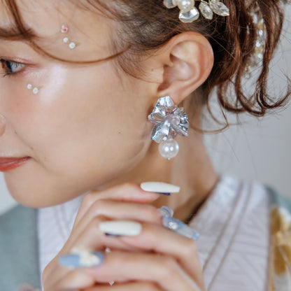 ウエディング ピアス イヤリング｜ニッケルフリー メタル パール｜フラワー お花モチーフ ボリューム｜シルバー (BC-E129)【結婚式　アクセサリー　ピアス　イヤリング】