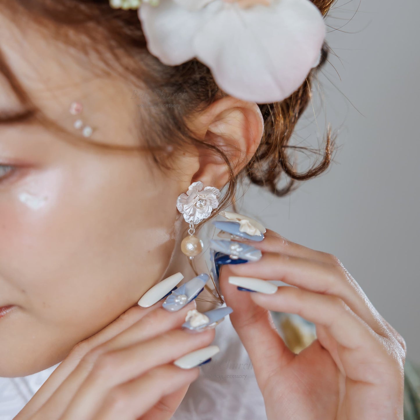 ウエディング ピアス イヤリング｜ニッケルフリー ストーン メタル フラワー パール チタンポスト ドロップピアス｜シルバー (BC-E133)【結婚式　アクセサリー　ピアス　イヤリング】