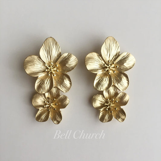 ウェディングピアス　イヤリング |お花モチーフ｜ゴールド (BC-E26)【結婚式　アクセサリー　ピアス　イヤリング】