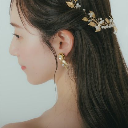 ウェディングピアス　イヤリング |お花＆リーフモチーフ｜パール｜ゴールド (BC-E45)【結婚式　アクセサリー　ピアス　イヤリング】
